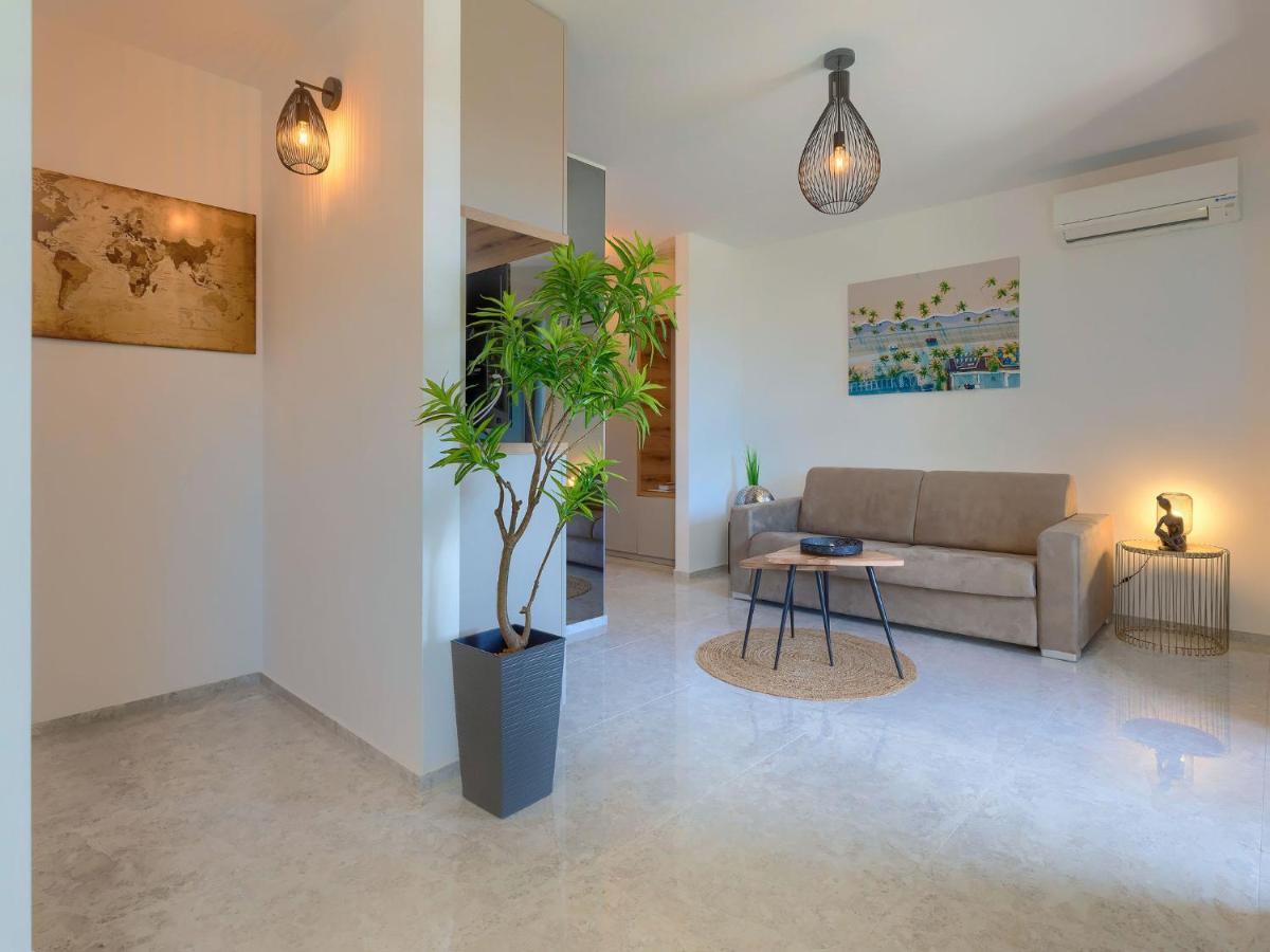 Appartement Wing 77 By Interhome Pula