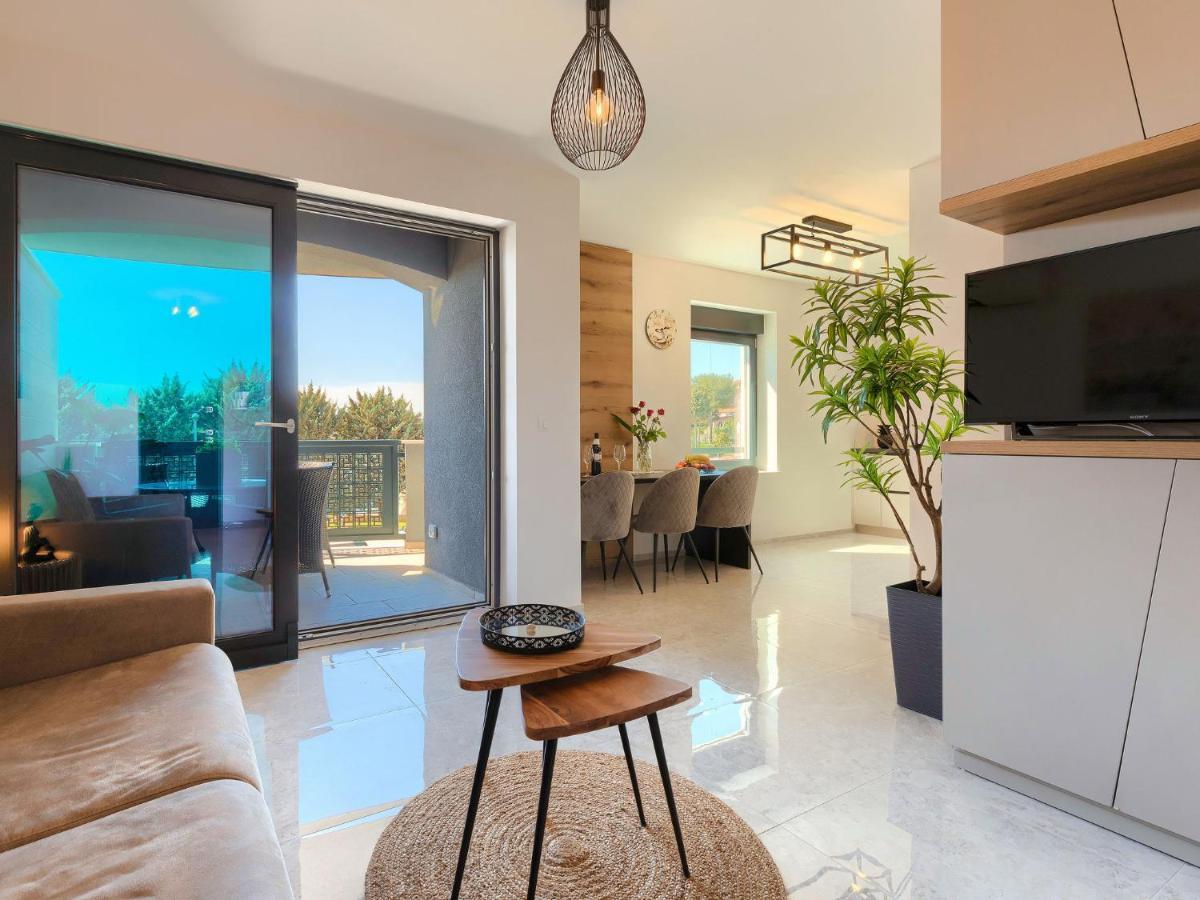 Apartment Wing 77 By Interhome